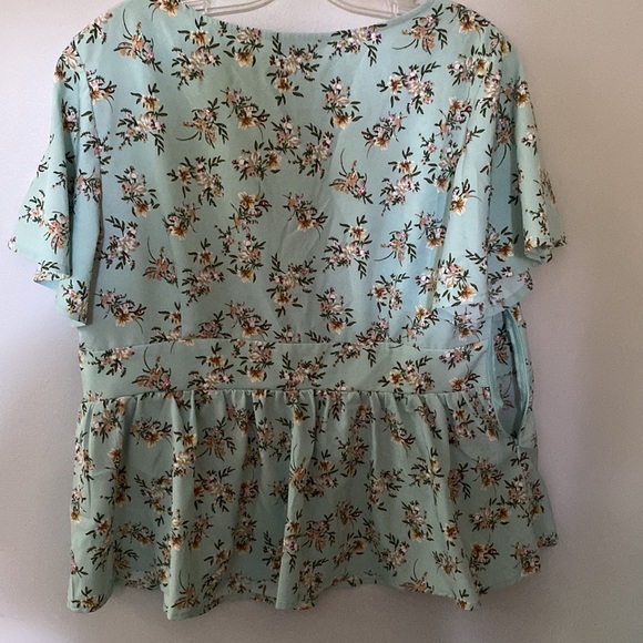 Peplum style blouse - Picture 5 of 5